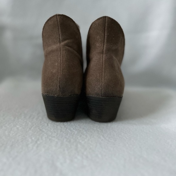Metoo Size 7 Tan Suede Ankle Booties - Picture 9 of 11
